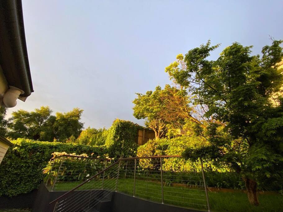 Charming Cottage Nestled In Prime Location ロンセストン エクステリア 写真